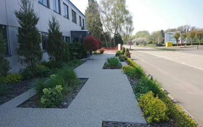 Resin Bound Gravel Surfacing vs Traditional Paving: Which Is Right for You?