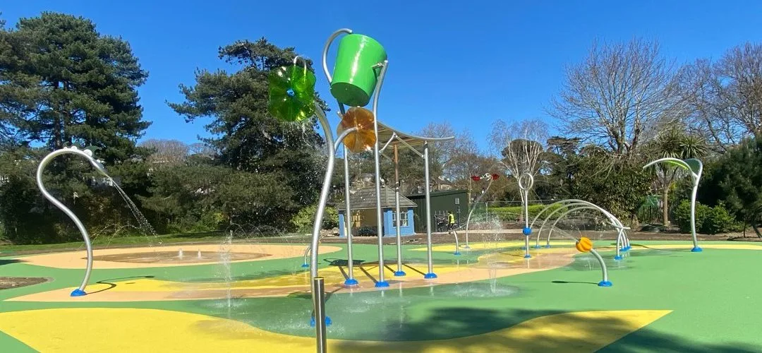 What’s the difference between rubber mulch and wet pour play surfaces